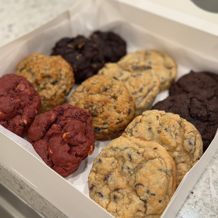 Cookie gift box and artisan cookie selection